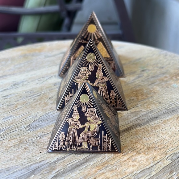 Vintage Three Egyptian Etched Brass Pyramids - Picture 9 of 16